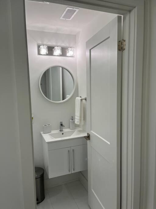Lovely One Bedroom Condo With Free Parking Cataratas do Niágara Exterior foto