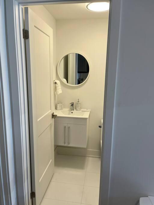Lovely One Bedroom Condo With Free Parking Cataratas do Niágara Exterior foto
